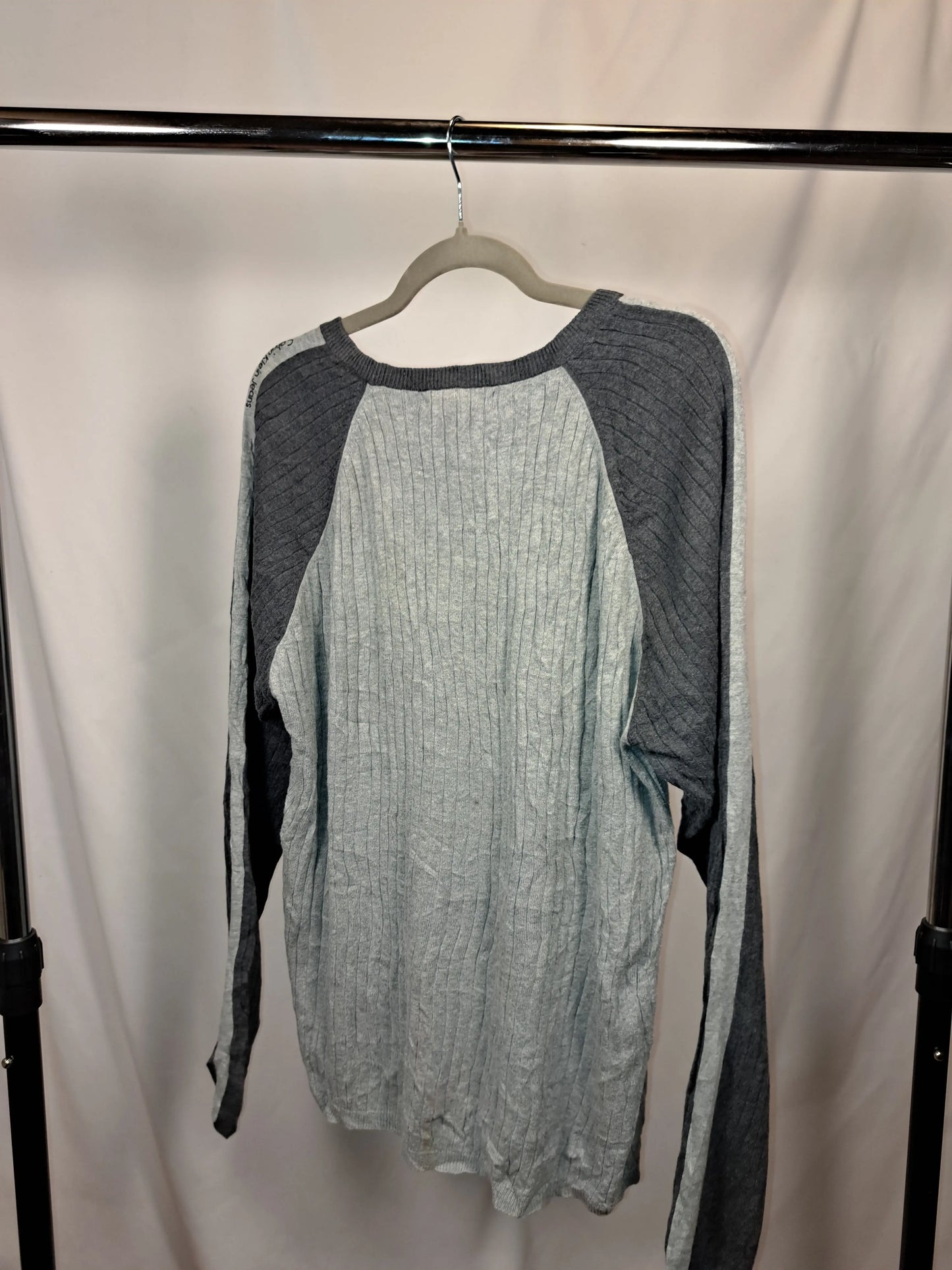 Calvin Klein Vintage Two-Tone Rib Knit Pullover Grau – Größe XL | Raglan Style Calvin Klein